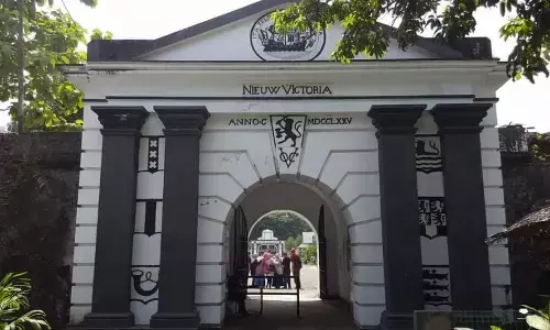 Menteri Kebudayaan meninjau Benteng Victoria di Ambon