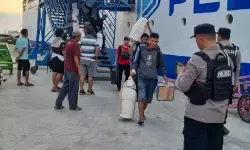 Pelni ingatkan masyarakat waspada penipuan berkedok agen tiket Pelni ingatkan masyarakat waspada penipuan berkedok agen tiket