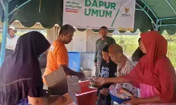 Baznas sediakan dapur umum bagi warga terdampak banjir di Aceh, Sumut, Sumbar Baznas sediakan dapur umum bagi warga terdampak banjir di Aceh, Sumut, Sumbar
