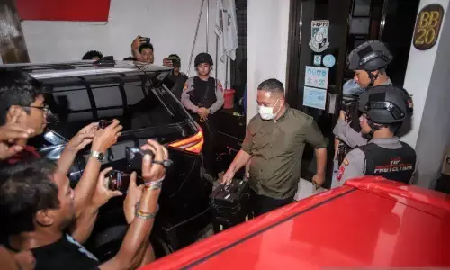 KPK geledah rumah Sugiri Sancoko, sejumlah dokumen disita