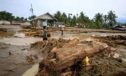 Evakuasi dipercepat, distribusi logistik ditingkatkan