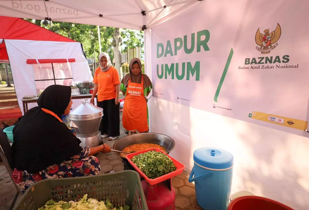 BAZNAS RI berikan layanan kesehatan dan dapur umum untuk korban banjir di Kota Padang BAZNAS RI berikan layanan kesehatan dan dapur umum untuk korban banjir di Kota Padang