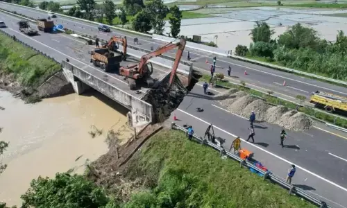 Jasa Marga perbaiki Tol Medan-Kualanamu-Tebing Tinggi terdampak banjir Jasa Marga perbaiki Tol Medan-Kualanamu-Tebing Tinggi terdampak banjir