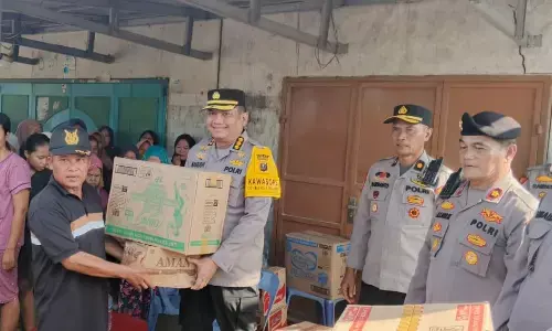 Batalyon Pesat Gatra Alumni Akpol 93 bantu korban banjir di Telaga Jernih