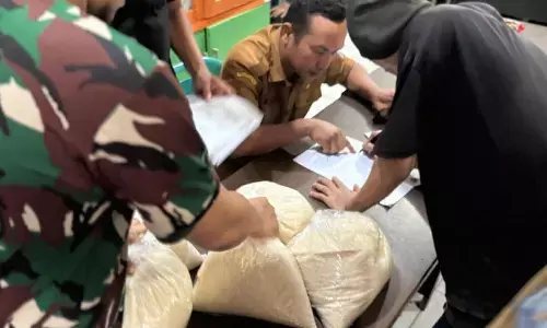 Bulog Sumut salurkan 2.269 ton beras untuk masyarakat terdampak banjir