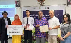 Yayasan Bintan Resort terima bantuan beasiswa dari Donatur Singapura Yayasan Bintan Resort terima bantuan beasiswa dari Donatur Singapura
