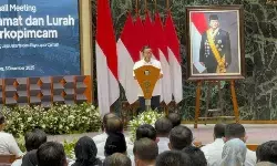 Pram minta spanduk partai diturunkan demi Jakarta yang lebih bersih Pram minta spanduk partai diturunkan demi Jakarta yang lebih bersih