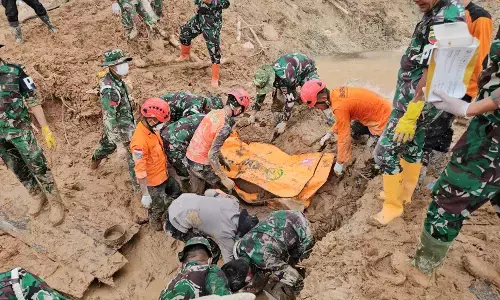 Tim Operasi SAR kembali temukan 4 korban longsor di Adian Koting, Tapanuli Utara Tim Operasi SAR kembali temukan 4 korban longsor di Adian Koting, Tapanuli Utara