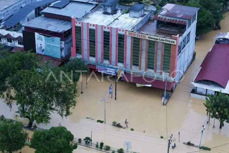 Lintas Aceh Timur-Langsa pulih, bantuan tembus daerah terisolasi Lintas Aceh Timur-Langsa pulih, bantuan tembus daerah terisolasi