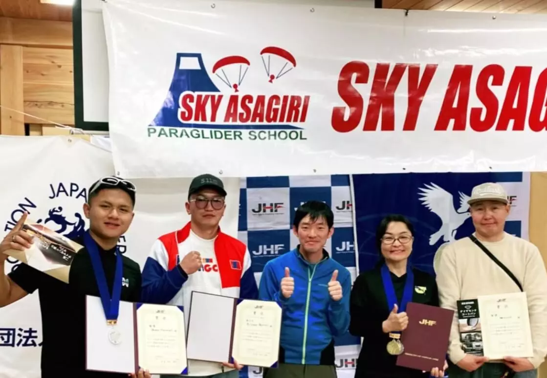 Siswa SMA asal Tulungagung borong 2 emas dan 1 perak di kejuaraan dunia paralayang