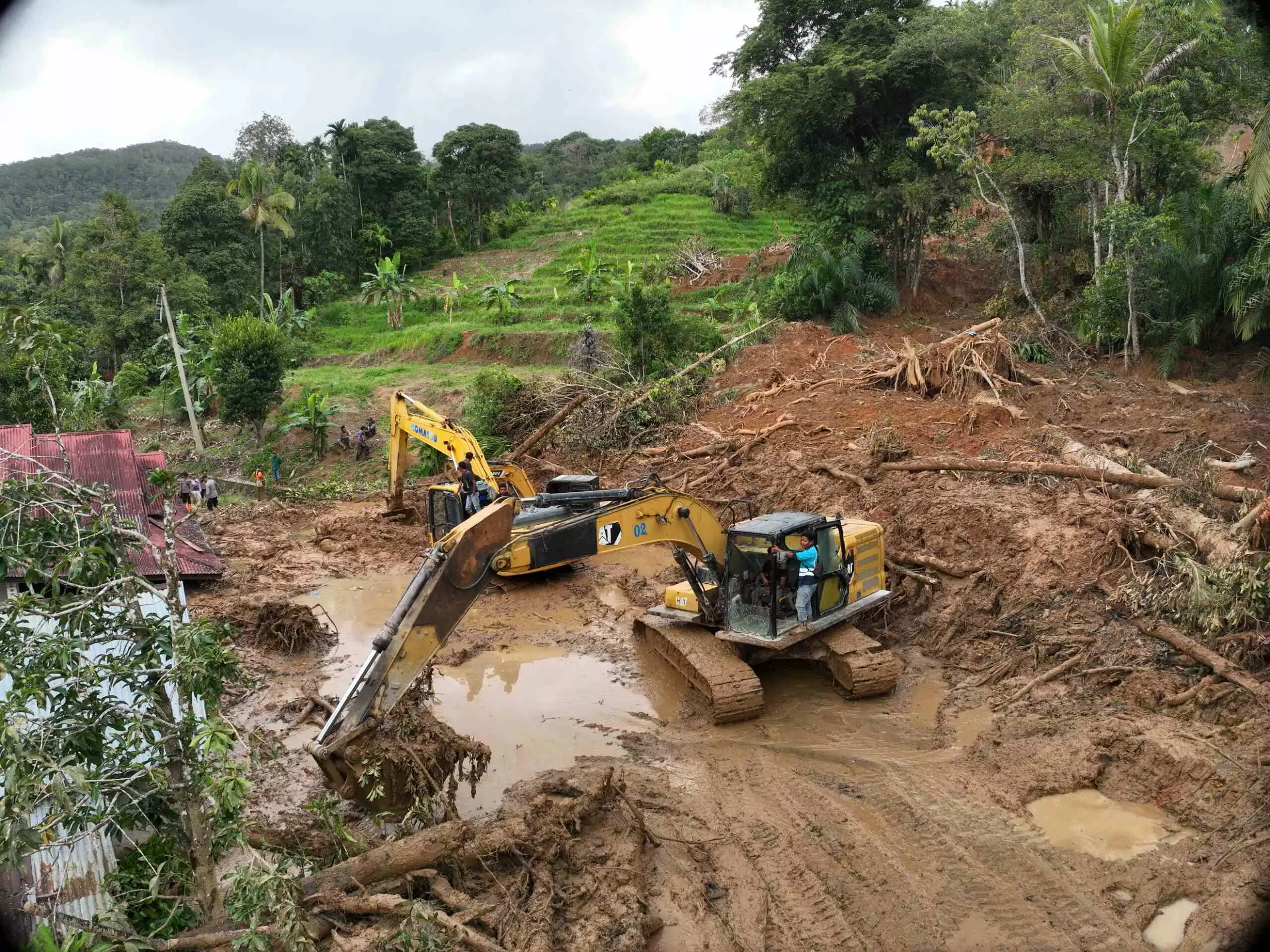 BNPB dan Pemerintah Daerah optimalkan perbaikan akses darat Sumbar