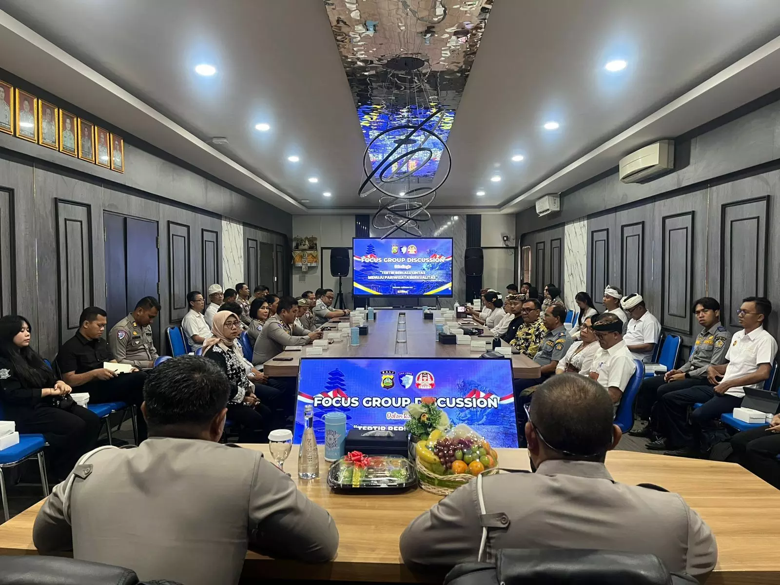 Libatkan Pecalang, Polda Bali aktifkan Smart Road Safety Policing pantau turis Libatkan Pecalang, Polda Bali aktifkan Smart Road Safety Policing pantau turis