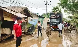 Wamensos kawal pengiriman bantuan korban banjir di Aceh Tamiang Wamensos kawal pengiriman bantuan korban banjir di Aceh Tamiang