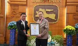 Pendiri ESQ Corp, Ary Ginanjar Agustian, raih penghargaan MURI