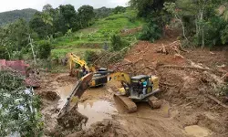 BNPB dan Pemerintah Daerah optimalkan perbaikan akses darat Sumbar BNPB dan Pemerintah Daerah optimalkan perbaikan akses darat Sumbar