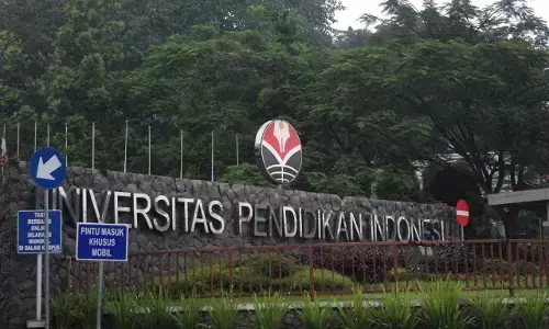 UPI bebaskan UKT dan sediakan asrama untuk mahasiswa korban bencana Sumatera UPI bebaskan UKT dan sediakan asrama untuk mahasiswa korban bencana Sumatera