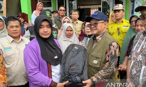Mendikdasmen pastikan guru dan siswa terdampak banjir dapat bantuan Mendikdasmen pastikan guru dan siswa terdampak banjir dapat bantuan