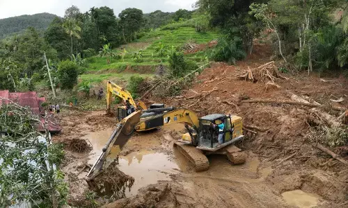 BNPB dan Pemerintah Daerah optimalkan perbaikan akses darat Sumbar