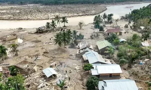 TNI lakukan metode airdrop distribusi bantuan ke pedalaman Aceh Utara TNI lakukan metode airdrop distribusi bantuan ke pedalaman Aceh Utara