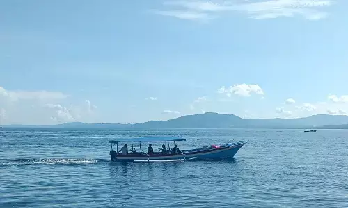 BMKG ingatkan potensi gelombang pasang hingga 7 Desember BMKG ingatkan potensi gelombang pasang hingga 7 Desember