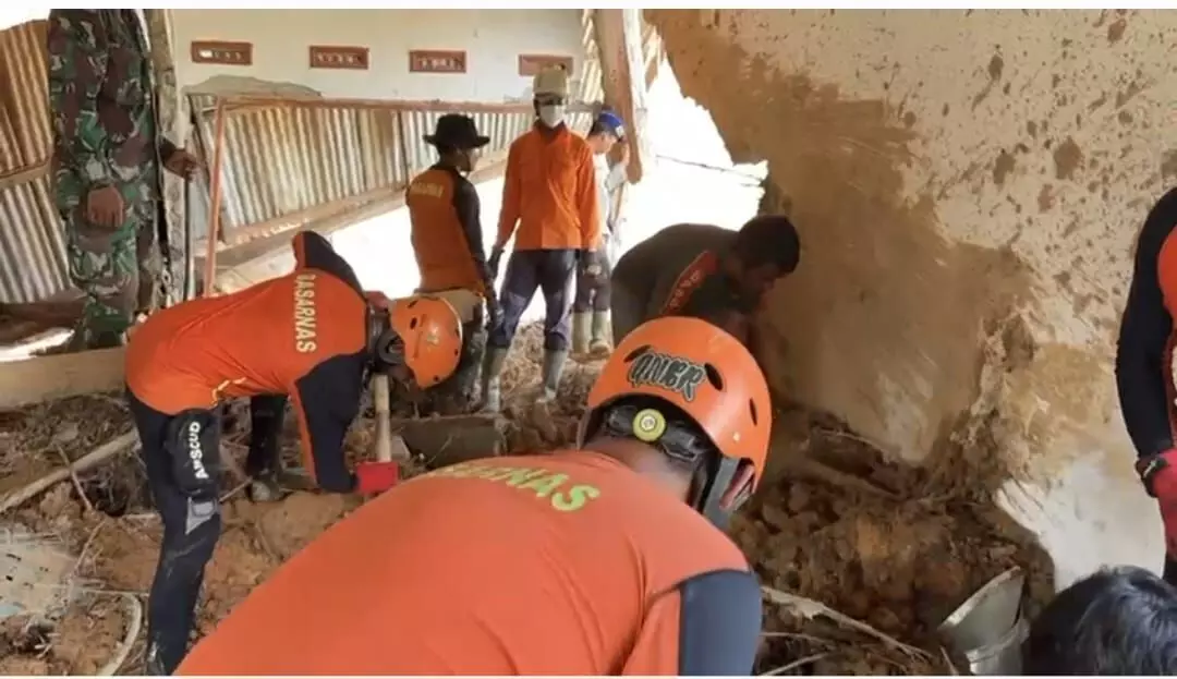 Pencarian korban banjir dan tanah longsor di Sibolga - Tapteng terus dilakukan