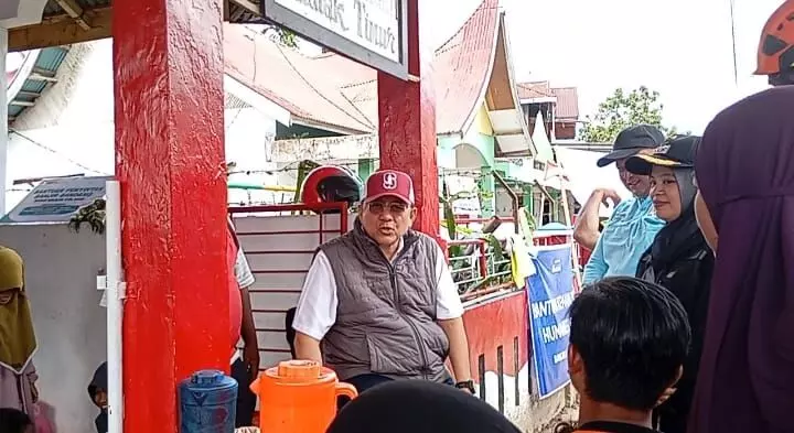 Pastikan penanganan bencana berjalan lancar, Senator Irman Gusman turun ke lokasi bencana