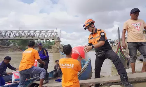BAZNAS salurkan bantuan masif untuk korban bencana di Sumut, Sumbar, dan Aceh BAZNAS salurkan bantuan masif untuk korban bencana di Sumut, Sumbar, dan Aceh