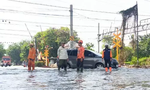 BPBD: ketinggian banjir rob terus naik di Jalan RE Martadinata