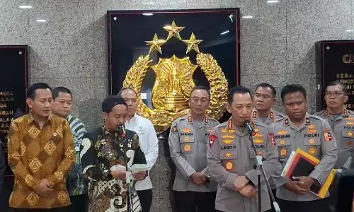 Menhut-Polri MoU bentuk Satgas Gabungan usut kayu terseret banjir di Sumatera Menhut-Polri MoU bentuk Satgas Gabungan usut kayu terseret banjir di Sumatera