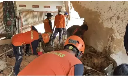 Pencarian korban banjir dan tanah longsor di Sibolga - Tapteng terus dilakukan