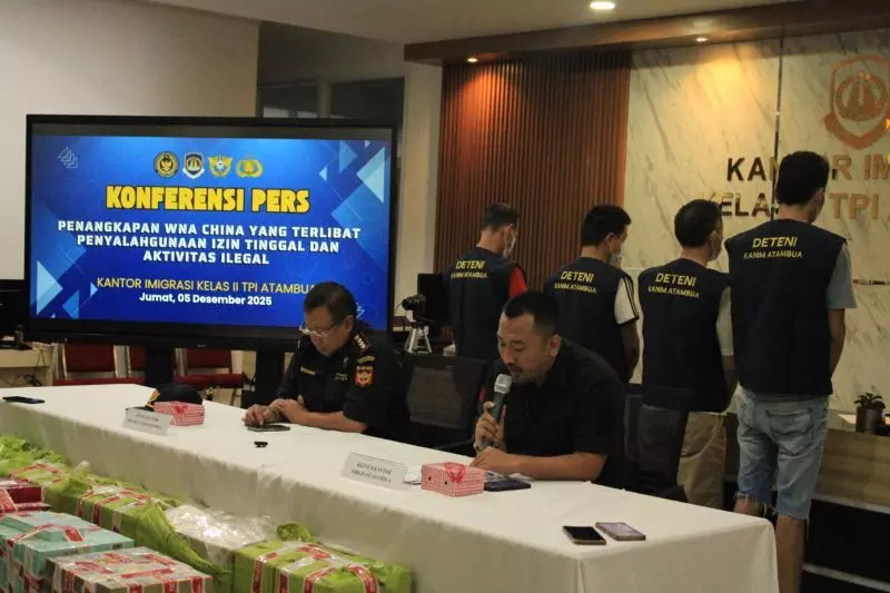 Imigrasi Atambua tangkap WNA penjual rokok ilegal di perbatasan Imigrasi Atambua tangkap WNA penjual rokok ilegal di perbatasan