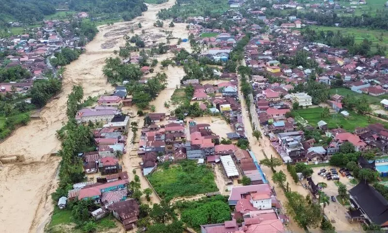 Mendiktisaintek pastikan posko kampus bantu korban bencana Sumatera Mendiktisaintek pastikan posko kampus bantu korban bencana Sumatera