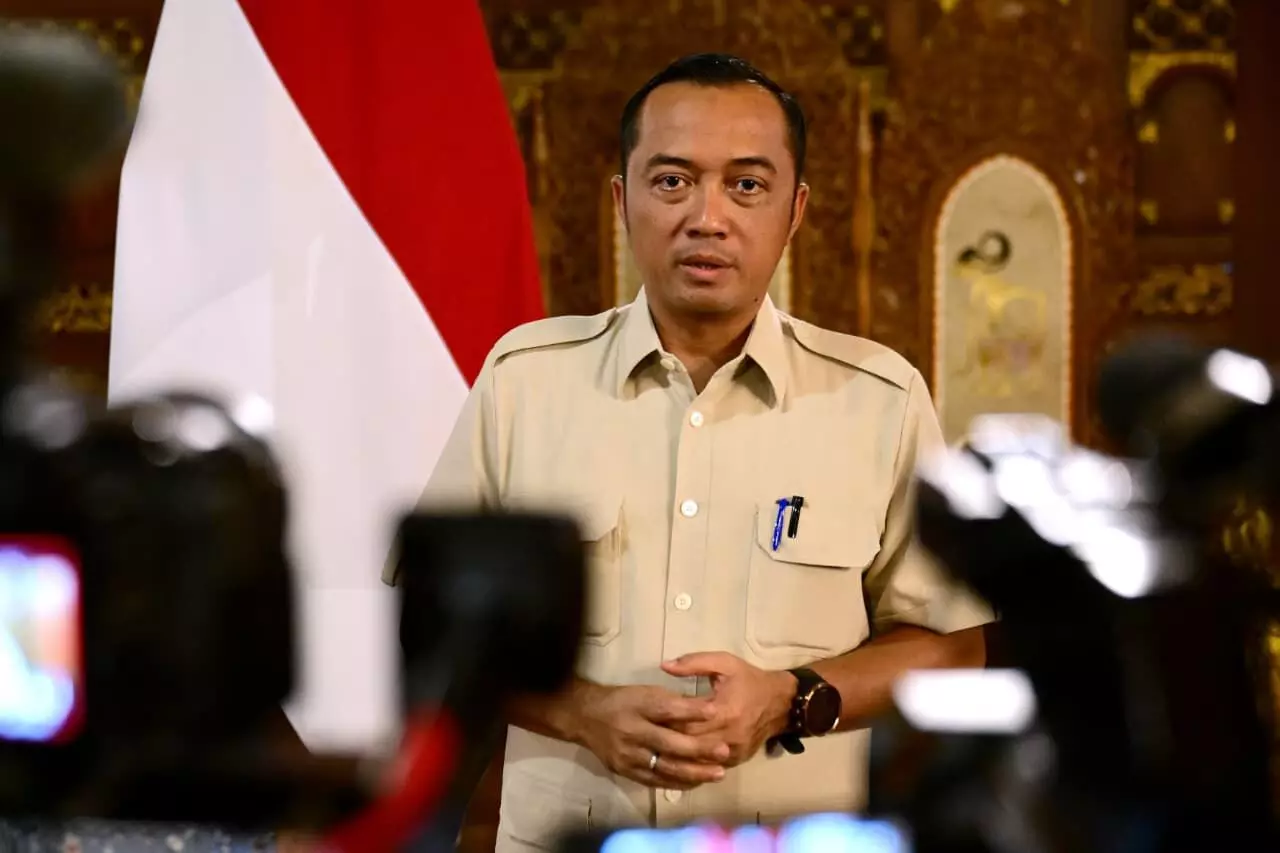 Presiden instruksikan percepatan pemulihan akses jalur darat, suplai logistik dan BBM Presiden instruksikan percepatan pemulihan akses jalur darat, suplai logistik dan BBM