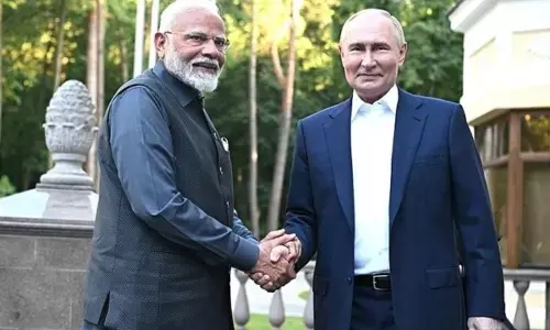 Pertemuan Putin-Modi bahas pasokan energi ke India Pertemuan Putin-Modi bahas pasokan energi ke India