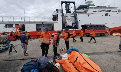 Kapal SAR sampai di Sibolga usai menempuh pelayaran lima hari dari Jakarta Kapal SAR sampai di Sibolga usai menempuh pelayaran lima hari dari Jakarta