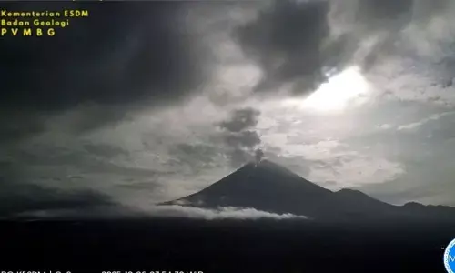 Gunung Semeru luncurkan guguran lava hingga 1 Km