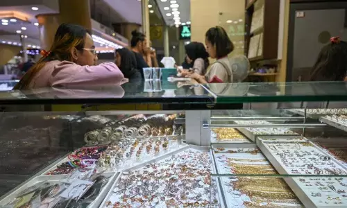 Harga emas Galeri24 stabil, UBS naik tipis di Pegadaian Sabtu ini Harga emas Galeri24 stabil, UBS naik tipis di Pegadaian Sabtu ini