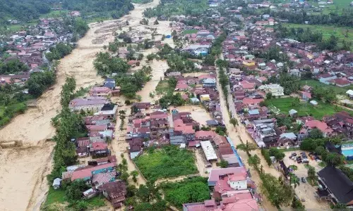 Mendiktisaintek pastikan posko kampus bantu korban bencana Sumatera Mendiktisaintek pastikan posko kampus bantu korban bencana Sumatera