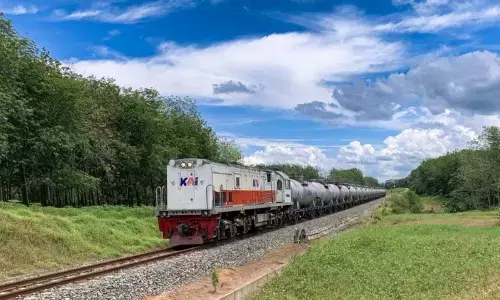 KAI Divre I percepat distribusi BBM di Sumut pascacuaca ekstrem KAI Divre I percepat distribusi BBM di Sumut pascacuaca ekstrem