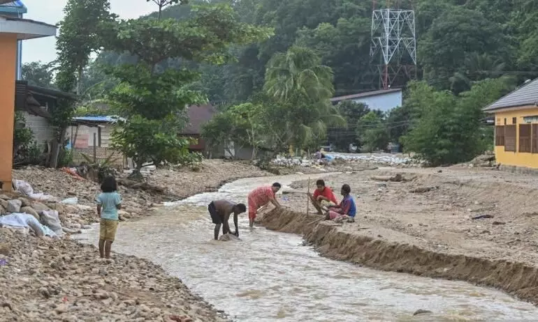 Longsor picu pendangkalan aliran sungai di Sibolga