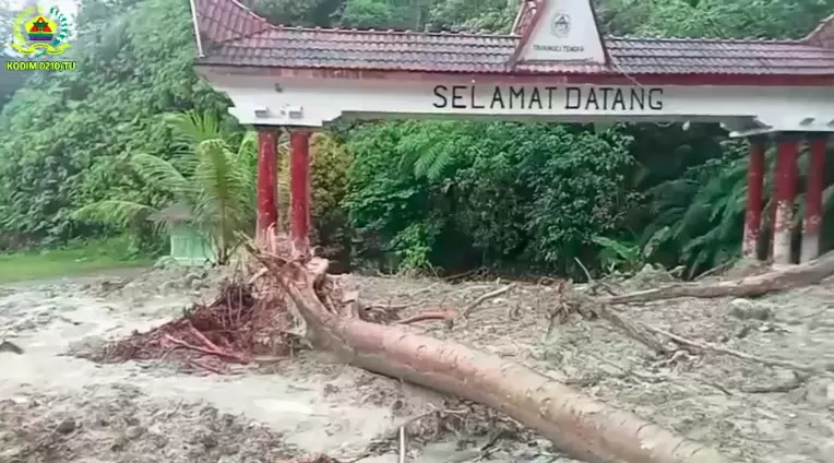 Akses darat Taput–Tapteng berhasil ditembus, distribusi bantuan jangkau daerah rawan