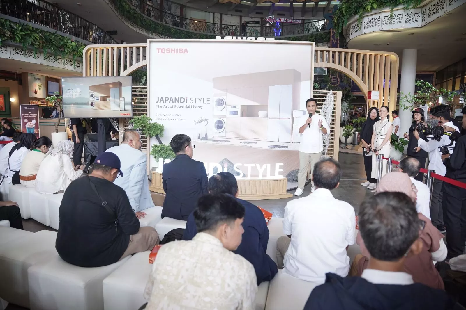 HIVI! hingga Oomleo Berkaraoke feat Reza Chandika meriahkan Japandi Style Exhibition HIVI! hingga Oomleo Berkaraoke feat Reza Chandika meriahkan Japandi Style Exhibition