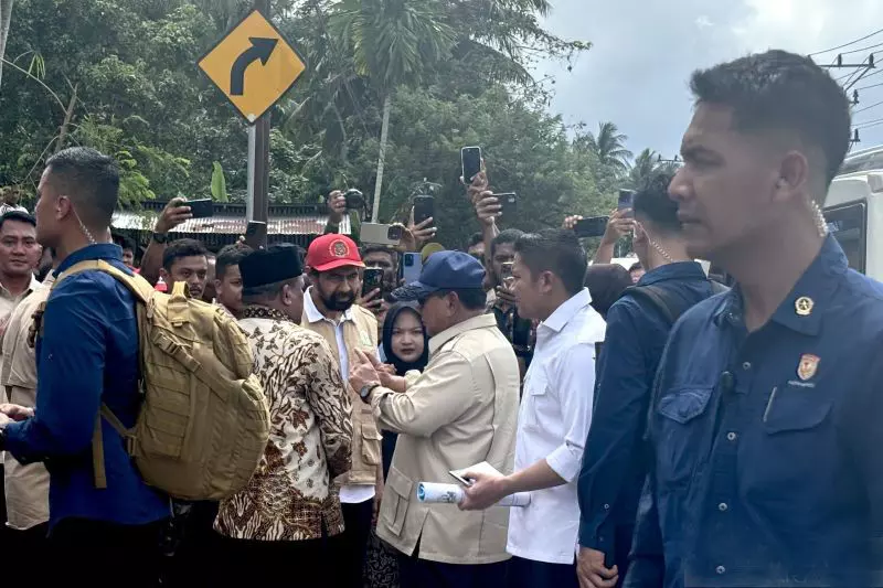 Prabowo dengarkan jeritan hati pengungsi di Bireuen Prabowo dengarkan jeritan hati pengungsi di Bireuen