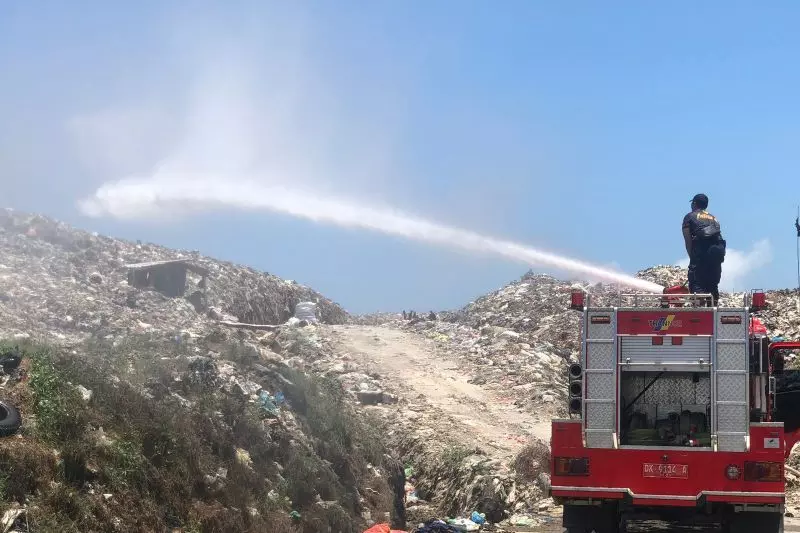 Gubernur Bali umumkan TPA Suwung tutup total mulai 23 Desember Gubernur Bali umumkan TPA Suwung tutup total mulai 23 Desember