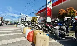 Aksi borong BBM di Aceh Barat picu kelangkaan minyak Aksi borong BBM di Aceh Barat picu kelangkaan minyak