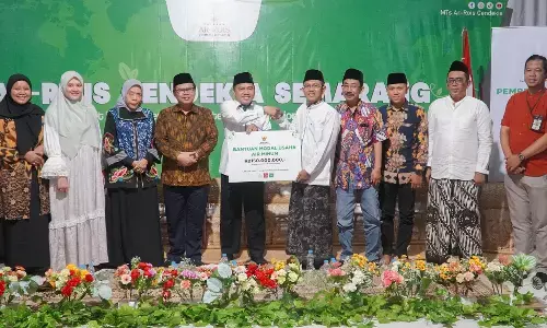 BAZNAS berikan modal usaha Rp150 juta untuk Pesantren Ar Rois Cendekia Semarang BAZNAS berikan modal usaha Rp150 juta untuk Pesantren Ar Rois Cendekia Semarang