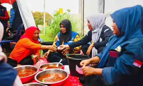 164.000 porsi makanan disalurkan tiap hari untuk bantu korban banjir