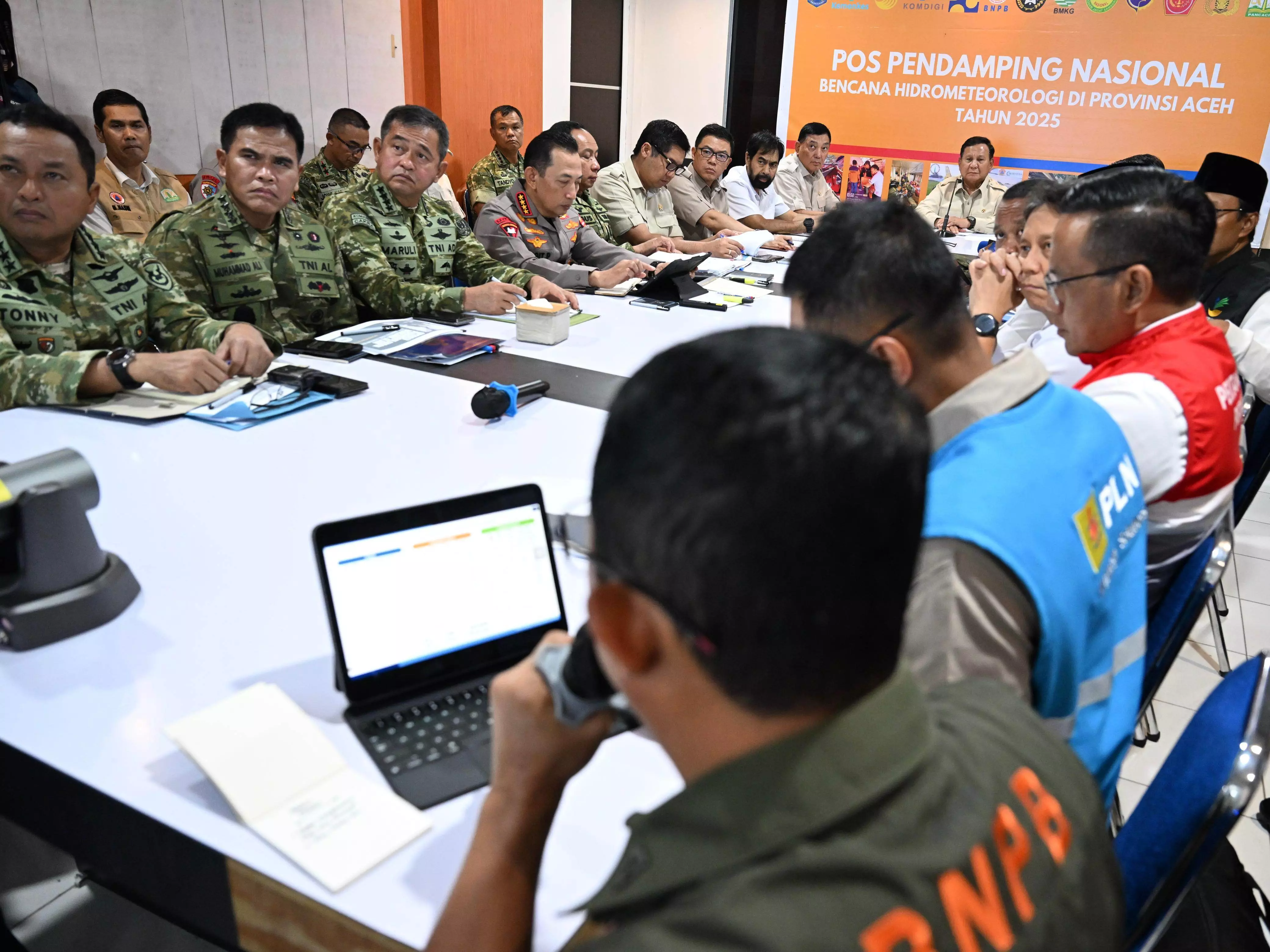 Rakor dengan Presiden di Aceh, Mensos laporkan dapur umum dan santunan korban