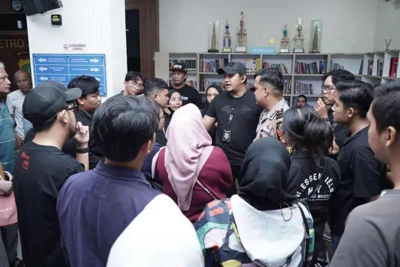 Puluhan korban laporkan penipuan WO di Polres Jakut