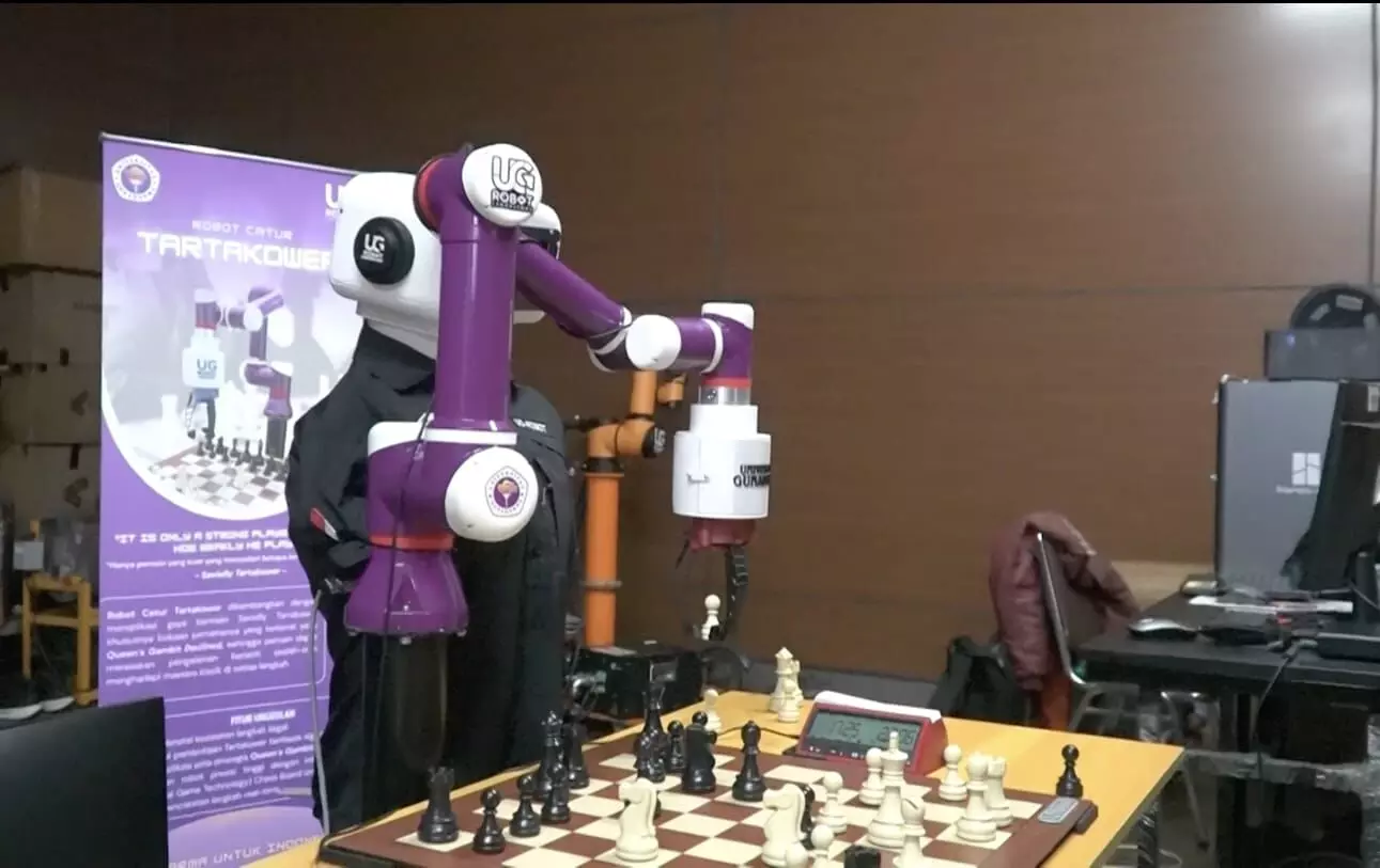 Gunadarma luncurkan Robot Catur Cerdas Tartakower